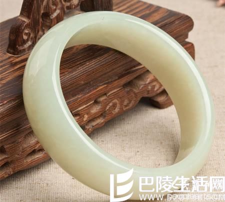 和田羊脂玉如何保养? 羊脂玉手镯佩戴有什么好处? 和田羊脂玉如何保养? 羊脂玉手镯佩戴有什么好处?